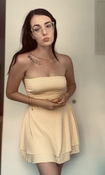 Full leaked Laurasidorjak private photo