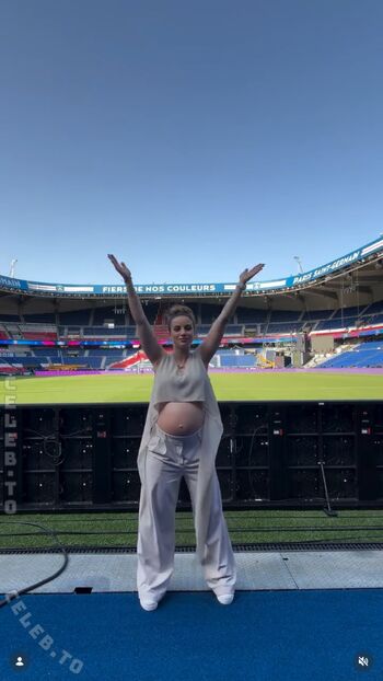 Full leaked Laure bv private photo