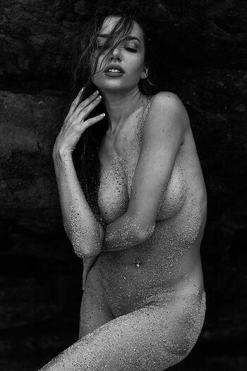 Full leaked Lauren hart private photo