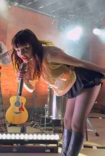 Full leaked Lauren mayberry private photo