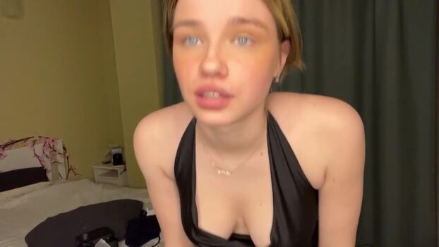 Full leaked Laurineleconey private photo
