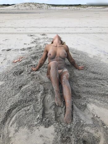 Full leaked Lcpeachez private photo