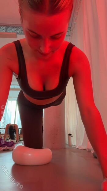 Full leaked Lea breuer page private photo