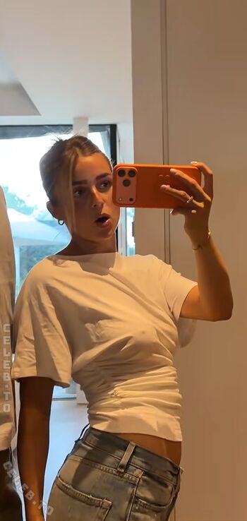 Full leaked Lea breuer page private photo