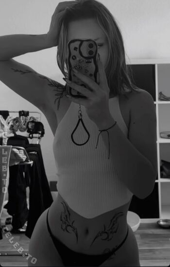 Full leaked Lea crrl private photo