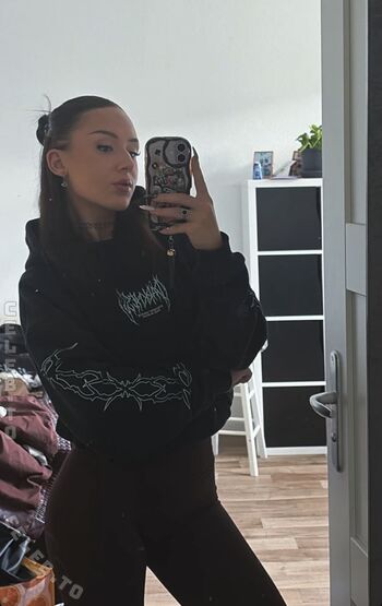 Full leaked Lea crrl private photo