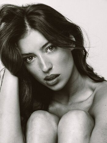 Full leaked Lea meniel page private photo