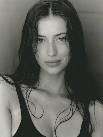 Full leaked Lea meniel page private photo