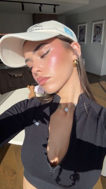 Full leaked Leah halton page private photo