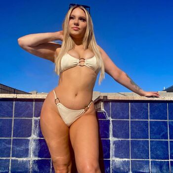 Full leaked Leah linn private photo