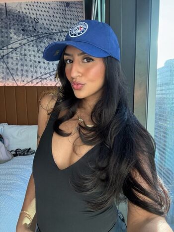 Full leaked Leahhalton private photo