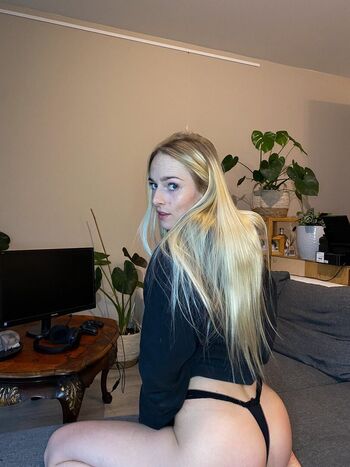 Full leaked Leahlaqueen private photo