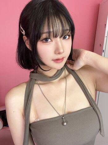 Full leaked Leeloonya private photo