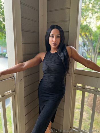 Full leaked Leila grey private photo