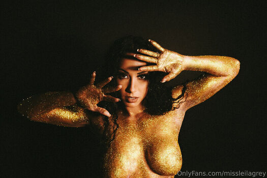 Full leaked Leila grey page private photo