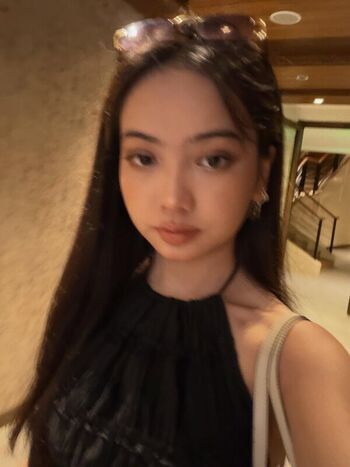 Full leaked Leleyspam private photo