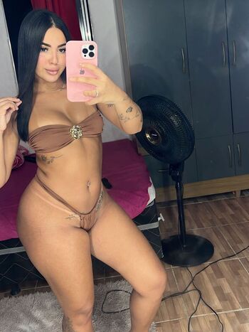 Full leaked Lellyzinha private photo