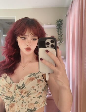 Full leaked Lemonkiwi private photo