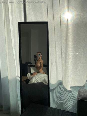 Full leaked Lenasnowflake private photo