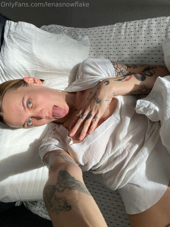 Full leaked Lenasnowflake private photo