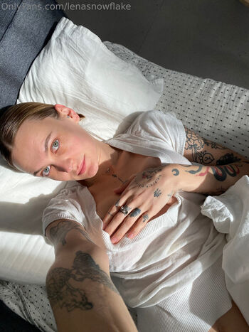 Full leaked Lenasnowflake private photo