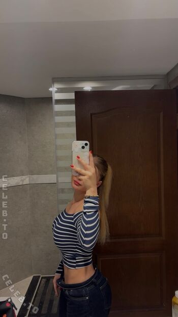 Full leaked Leni zkm private photo