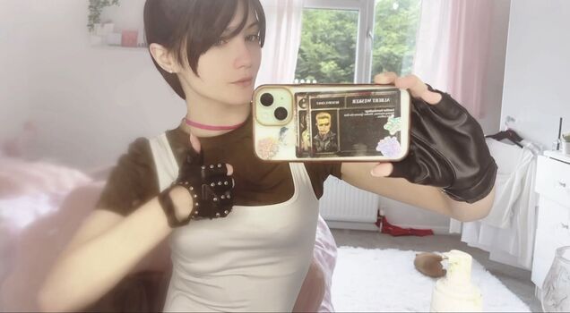 Full leaked Leonie private photo