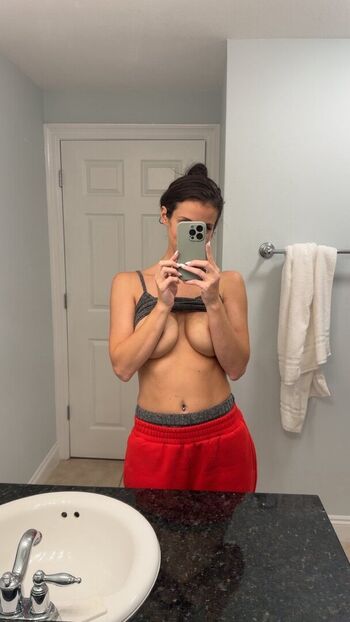 Full leaked Lesham private photo
