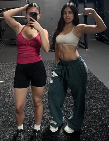 Full leaked Lesizzl page private photo