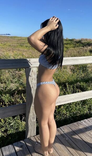 Full leaked Lesliemrtinez page private photo