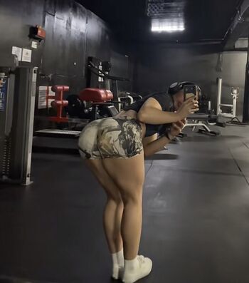 Full leaked Lesliemrtinez page private photo