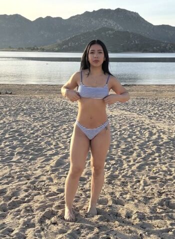 Full leaked Lesliemrtinez private photo