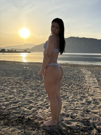 Full leaked Lesliemrtinez private photo