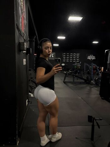 Full leaked Lesliemrtinez private photo
