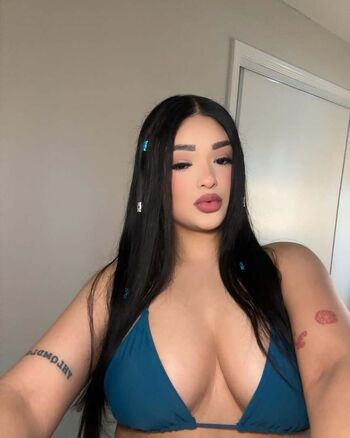 Full leaked Leslyahdz page private photo
