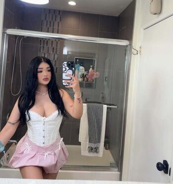 Full leaked Leslyahdz private photo