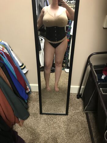 Full leaked Lholland private photo