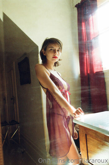 Full leaked Liara roux private photo