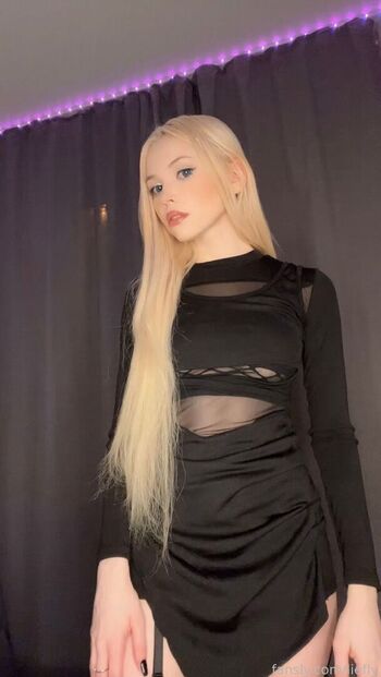 Full leaked Liefly private photo