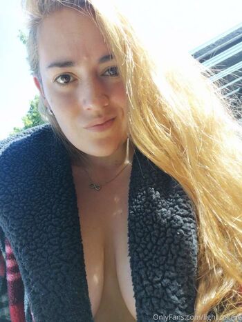 Full leaked Light on me vip page private photo