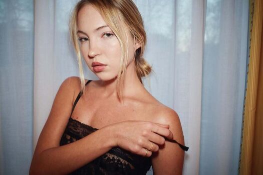 Full leaked Lila moss private photo