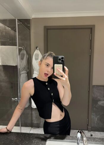 Full leaked Lilaspeach private photo