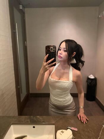 Full leaked Lilchiipmunk private photo
