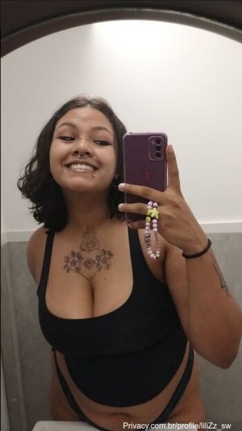 Full leaked Lilizz page private photo