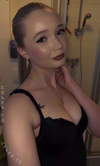 Full leaked Lilly schaper private photo