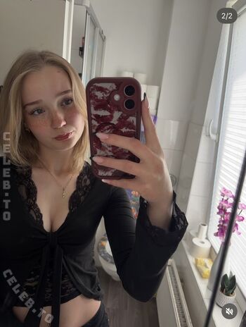 Full leaked Lilly private photo