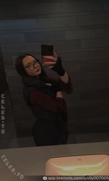 Full leaked Lilly private photo