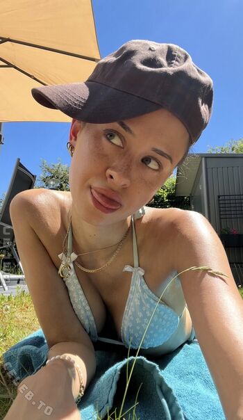 Full leaked Lillyfayye private photo