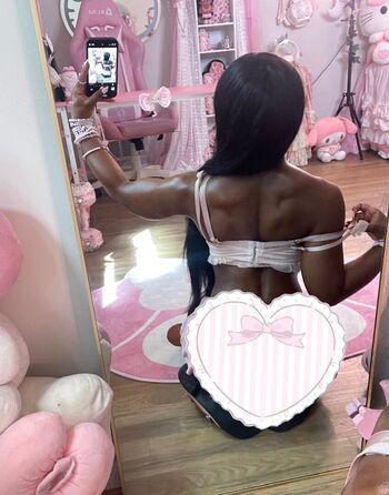 Full leaked Lilrawrs private photo