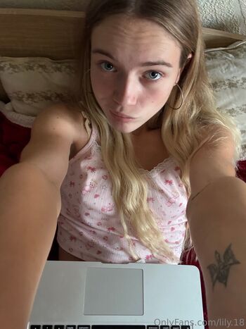 Full leaked Lily private photo